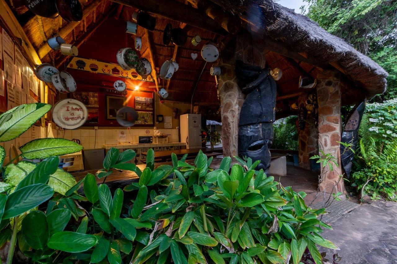 Victoria Falls Backpackers Lodge- Camp Sites Eksteriør billede
