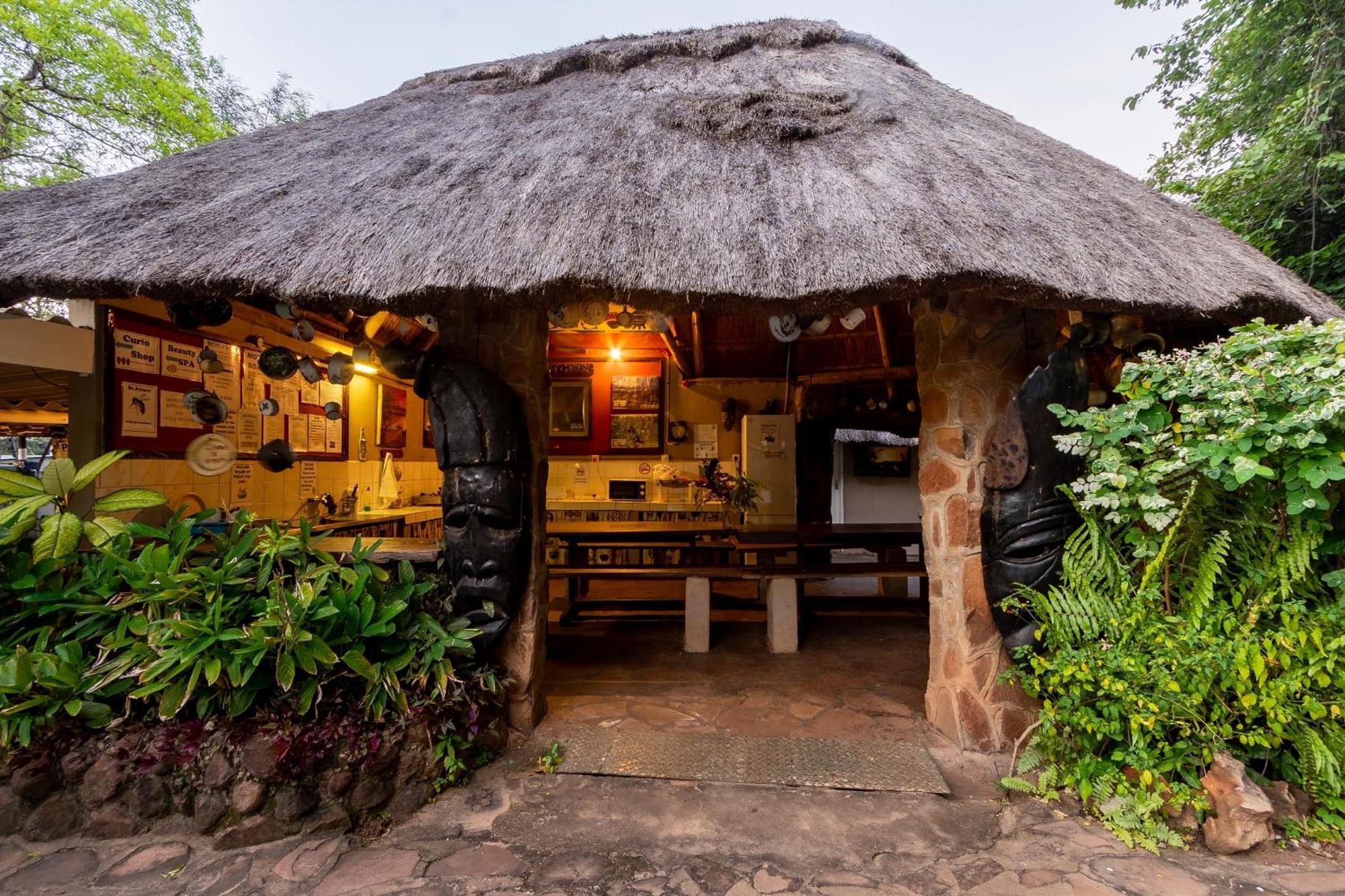 Victoria Falls Backpackers Lodge- Camp Sites Eksteriør billede